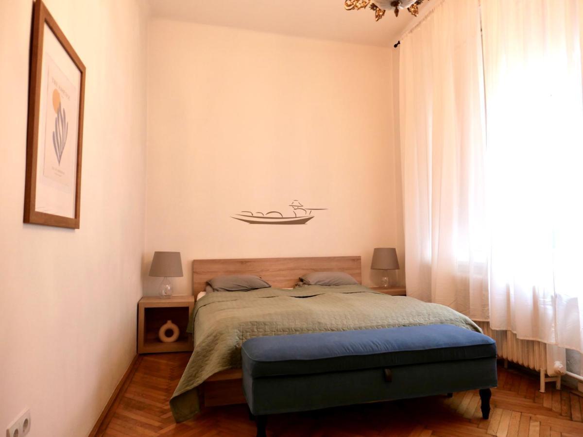 Contemporary City Apartment Vaci Utca Budapeşte Dış mekan fotoğraf